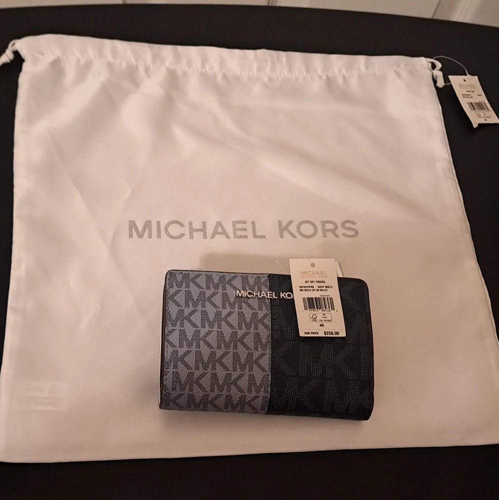 Michael Kors Men's Black Wallet NWT.  Dust Bag NWT included